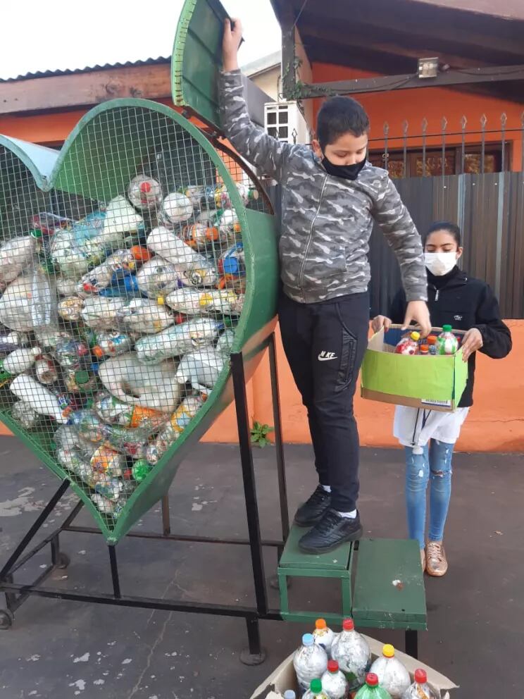 Confeccionarán “botellas de amor” en las escuelas de Puerto Iguazú.