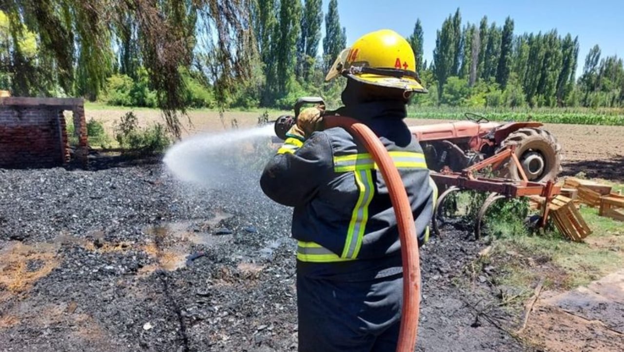 El incendio provocó pérdidas totales.