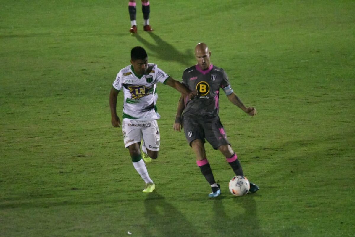 Nueva Chicago sorprendió a Gimnasia en Mendoza: ganó 1-0 por la Primera Nacional