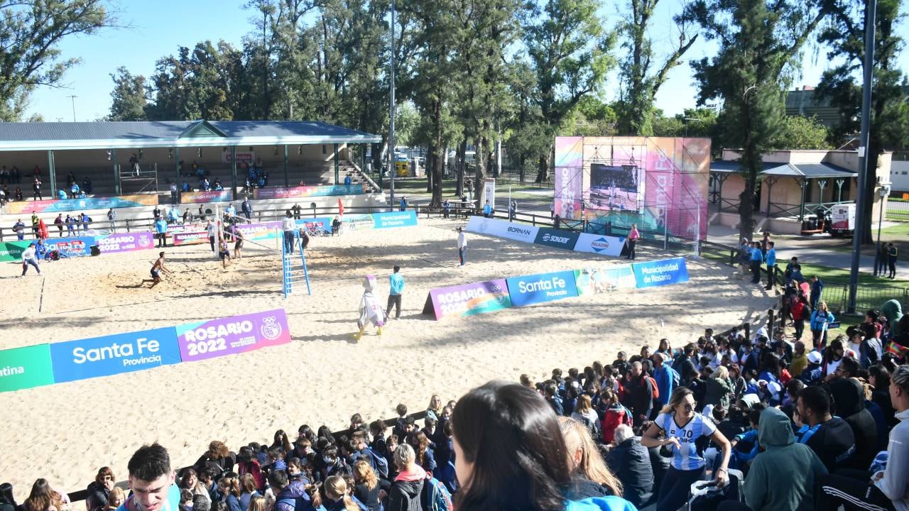 Se inaugura un multiespacio para deportes de arena en el parque Independencia