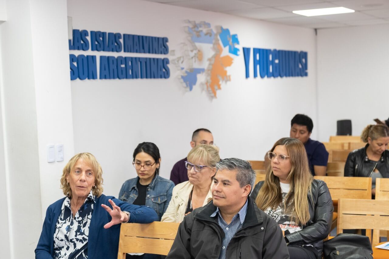 Charla sobre sistemas de retención infantil en Ushuaia.