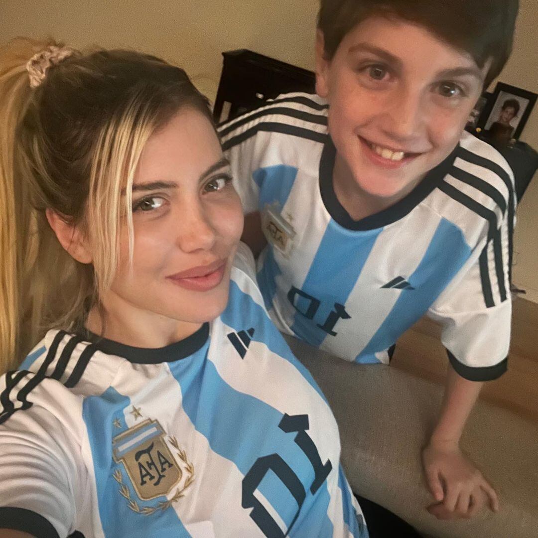 Wanda Nara vivió el partido de la selección junto a su familia.