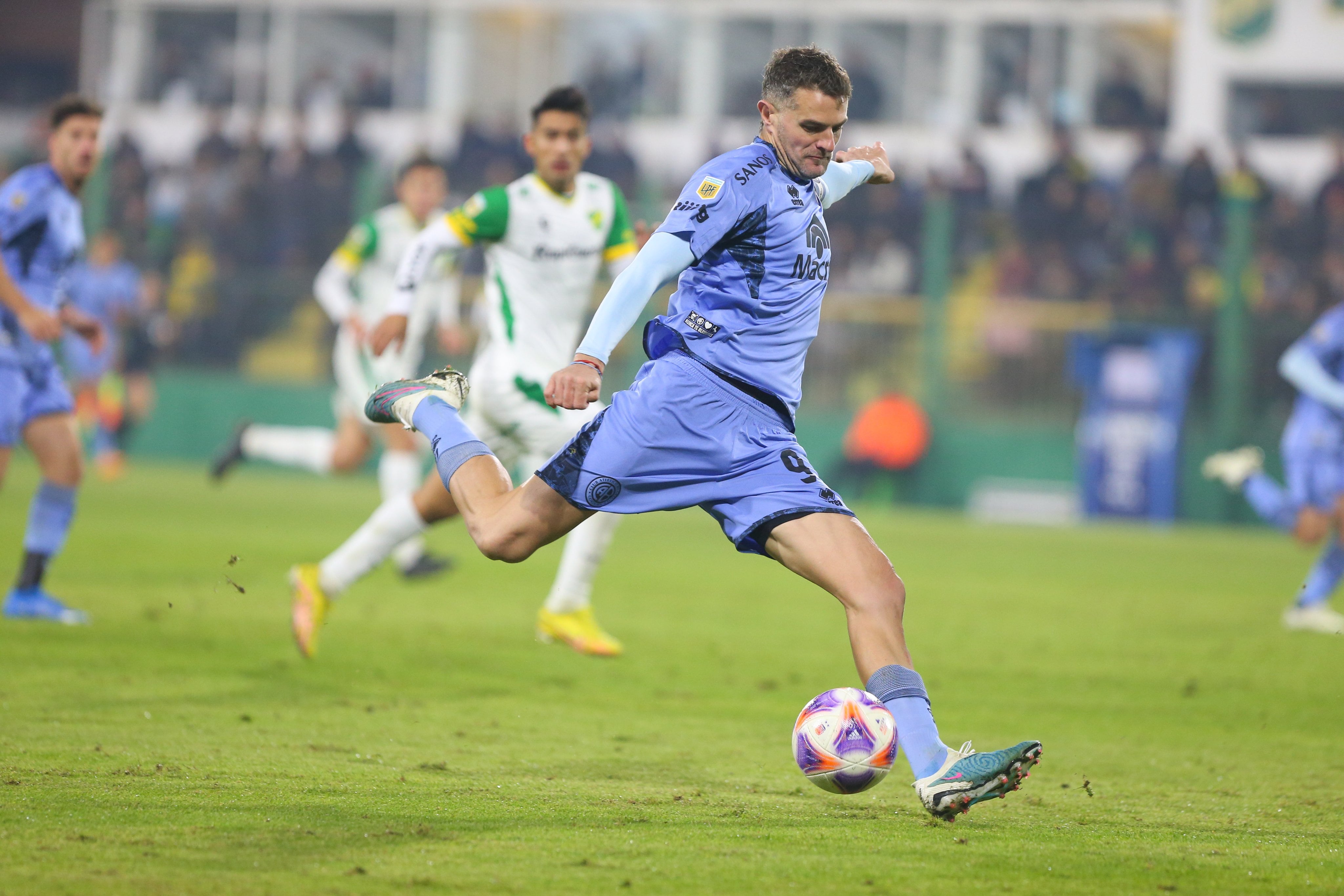 Pablo Vegetti, delantero de Belgrano, habló tras el partido con Defensa. (Prensa CAB).