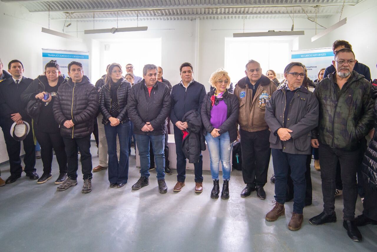 Personalidades de la ciudad de Ushuaia, participaron de la muestra itinerante COPLA.