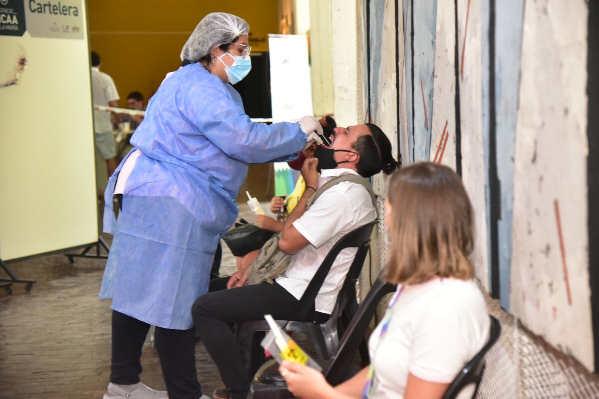 Coronavirus: el Ministerio de Salud analiza acortar los plazos de aislamiento de los casos positivos