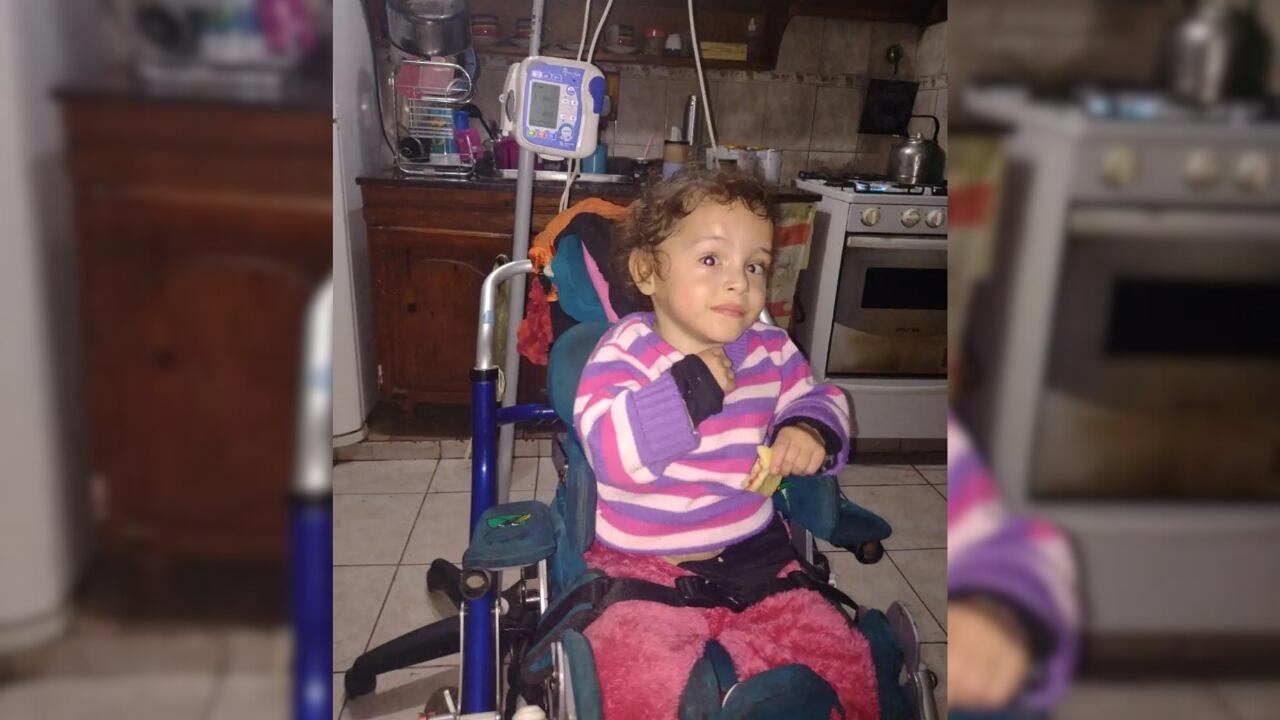 Guadalupe, una pequeña mendocina de 2 añitos, que tuvo 14 infartos y necesita ayuda para operarse de la vista