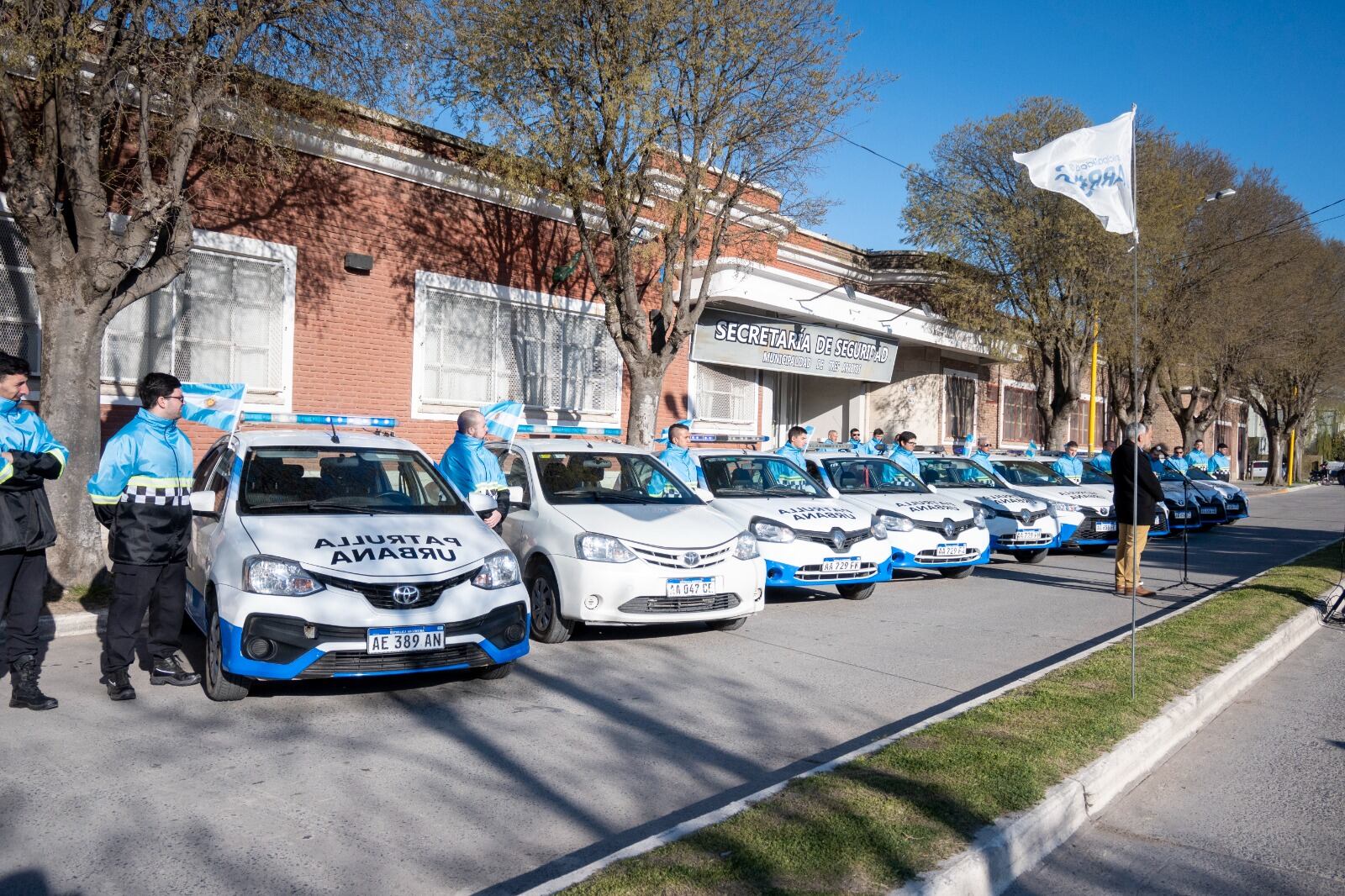 Nuevos automóviles y agentes para la Patrulla Municipal de Prevención