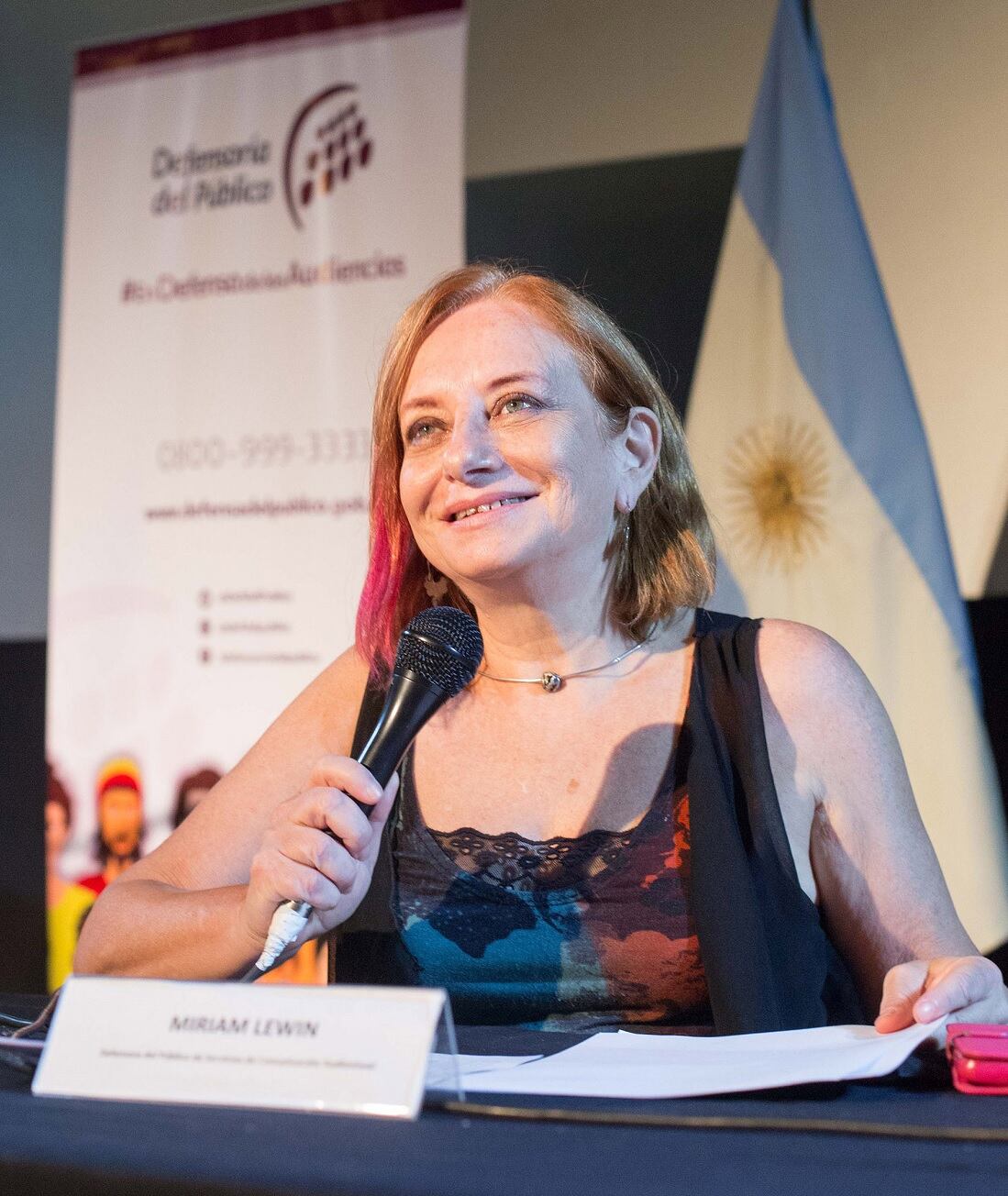 Miriam Lewis la Defensora del Público durante la Audiencia.