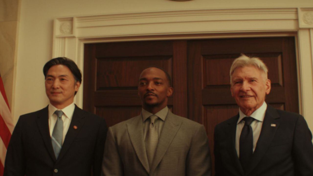 Anthony Mackie y Harrison Ford (derecha) como presidente Ross.