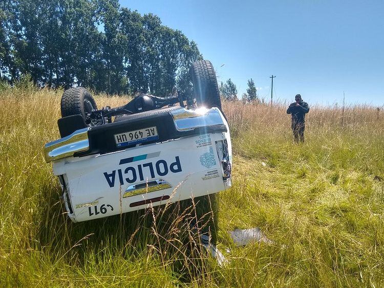 El oficial que conducía el móvil recibió múltiples heridas pero está fuera de peligro