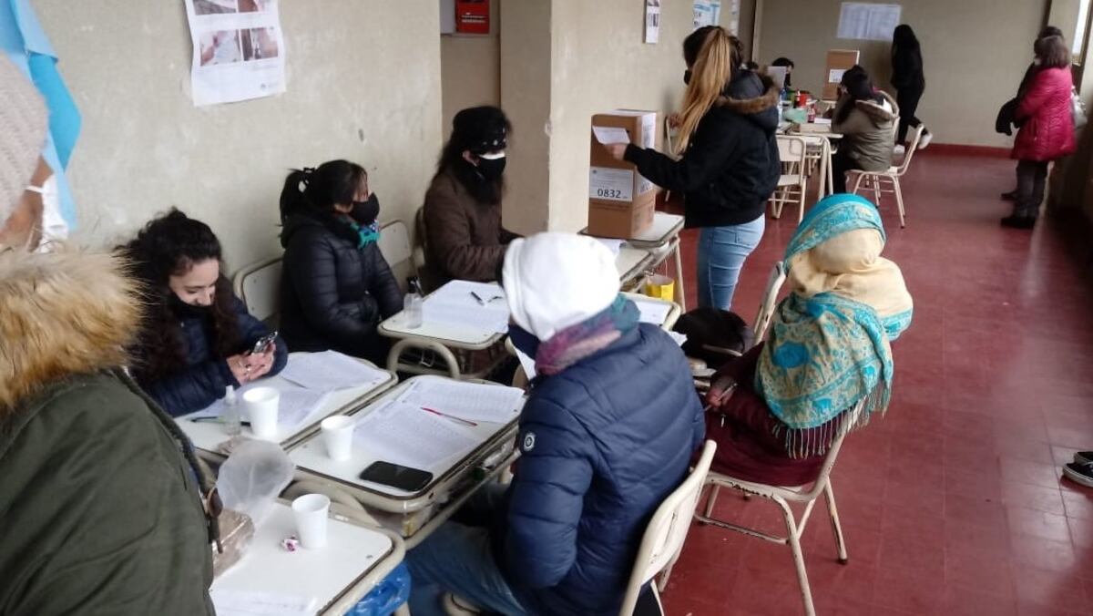 Elecciones en Jujuy: el frío, argumento para una ralentizada concurrencia