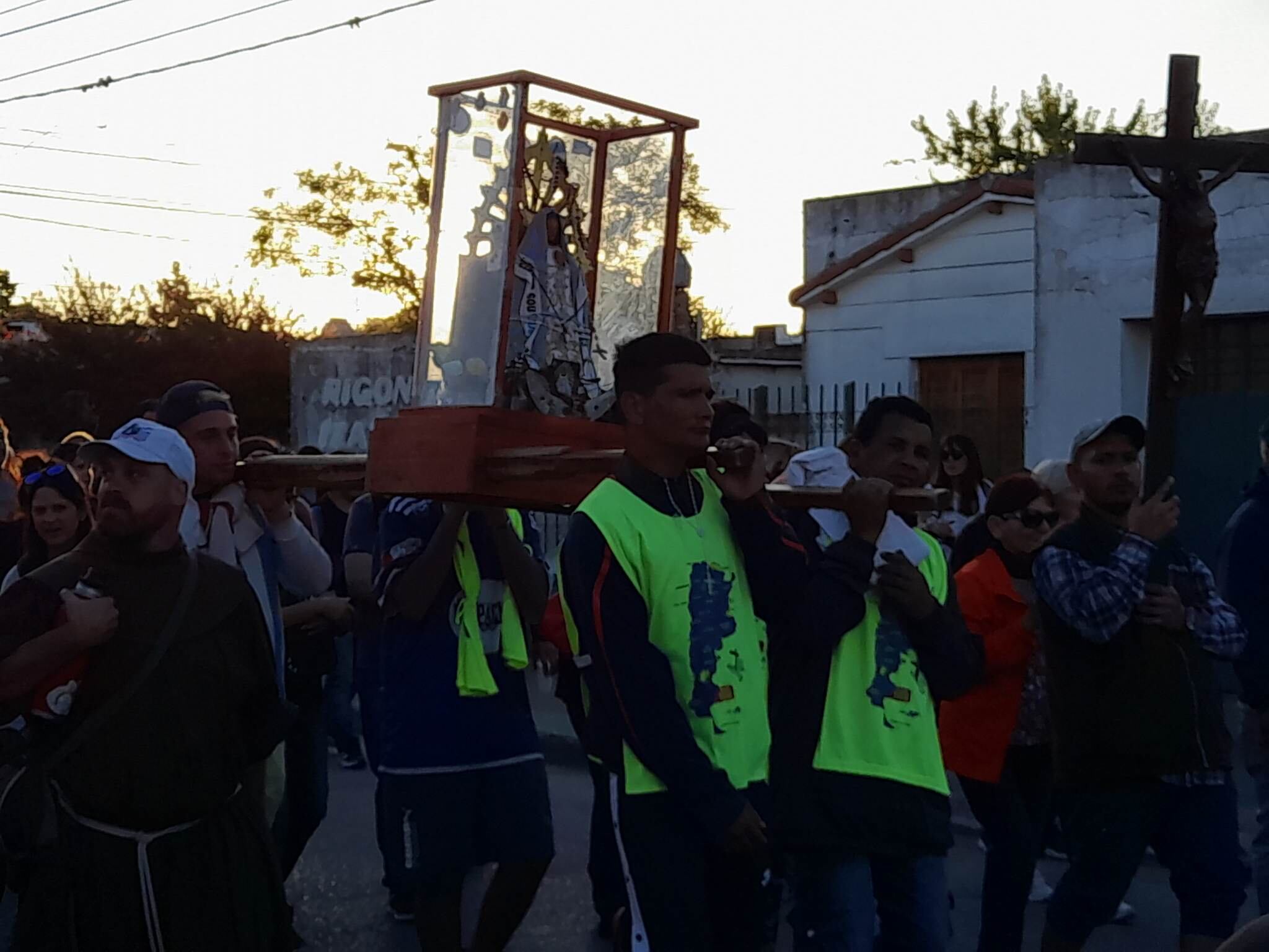 Una gran multitud acompañó a la peregrinación nacional que llegó a Punta Alta