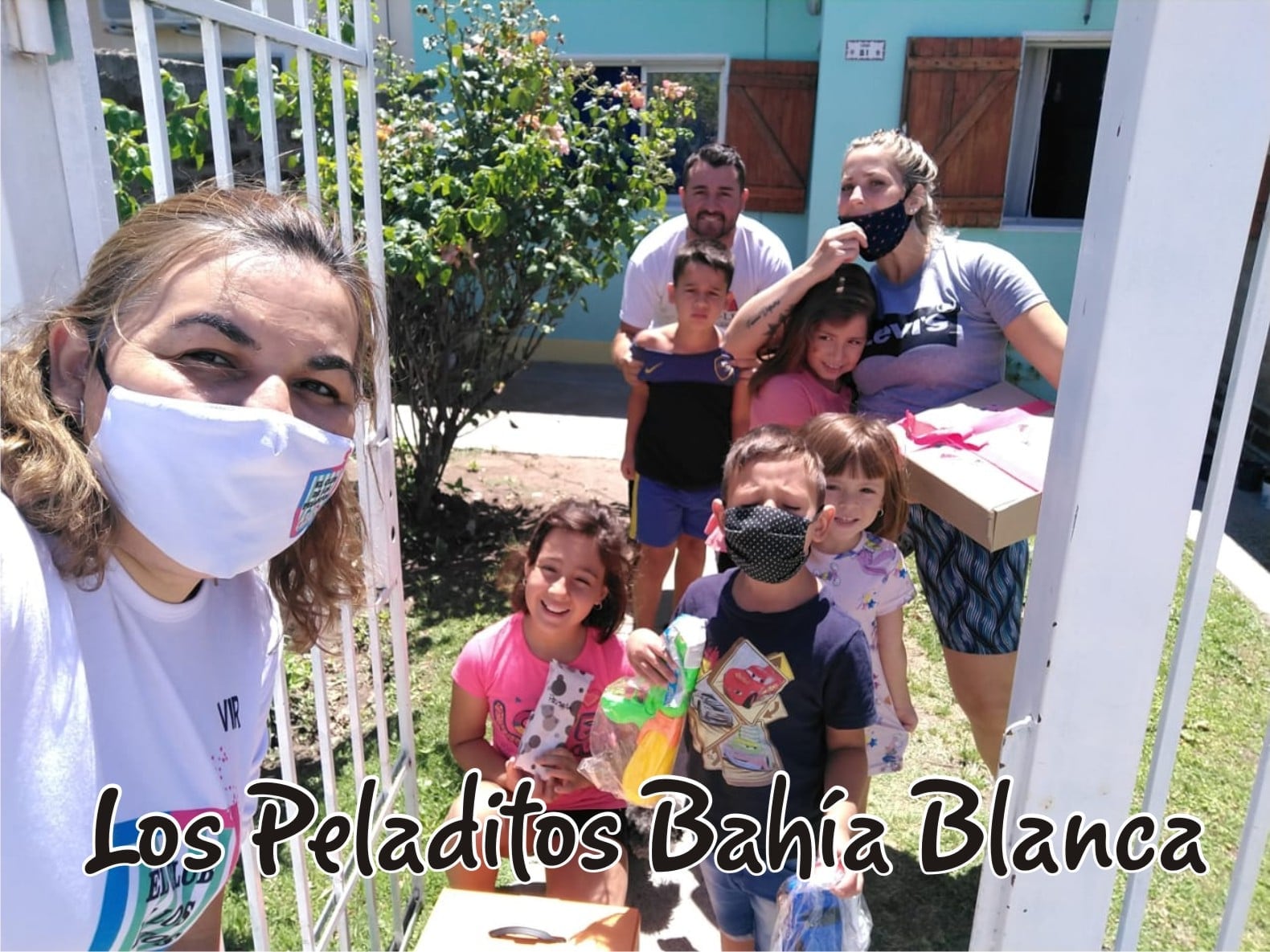 Entrega de canastas navideñas en "Los Peladitos", Bahía Blanca