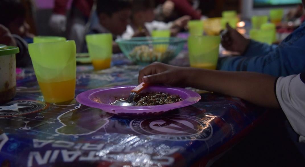 Actualmente le sirven la merienda a más de 30 niños.