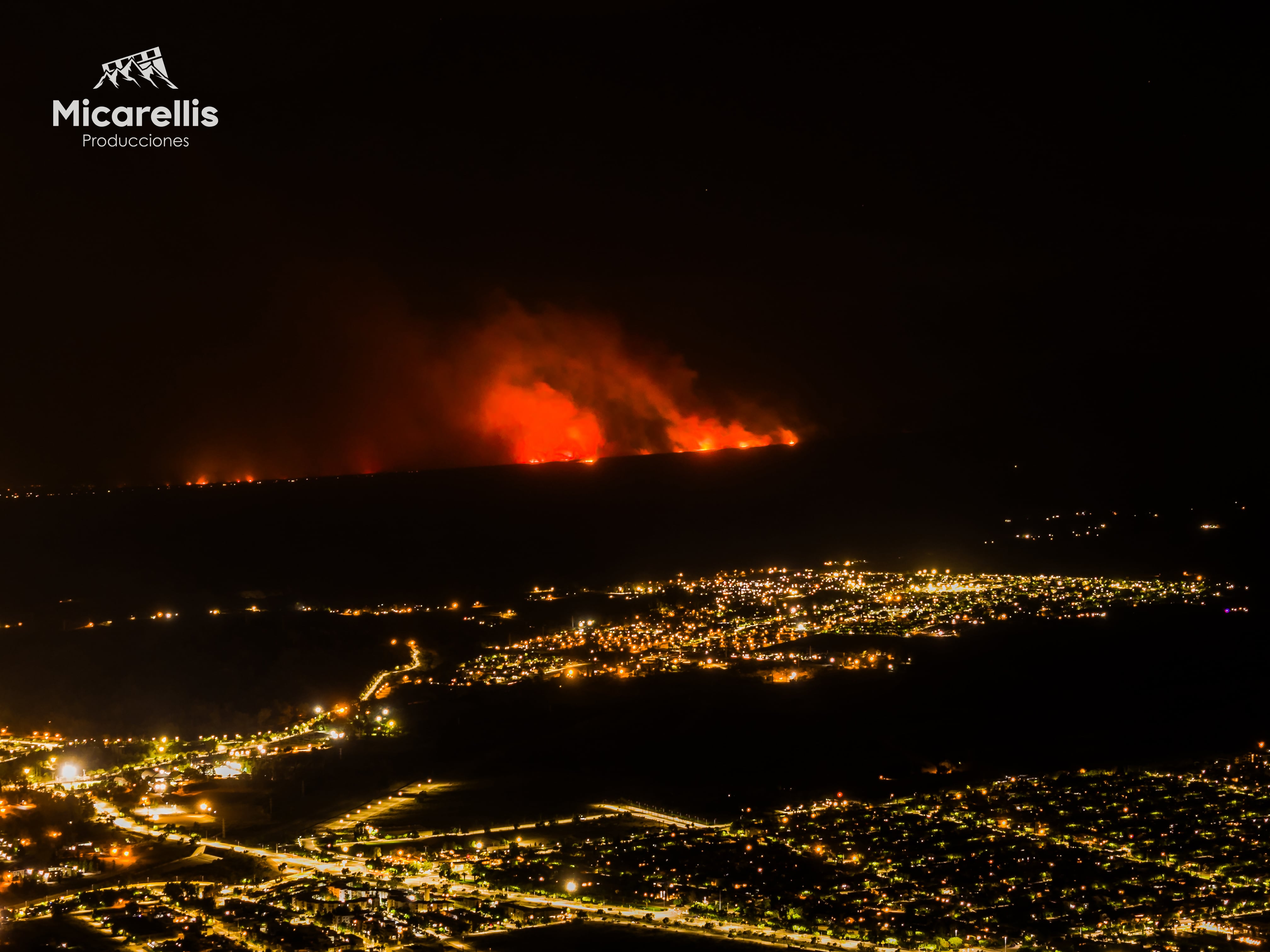 Impactantes tomas aéreas de los incendios en el piedemonte. Foto: Gentileza Micarellis