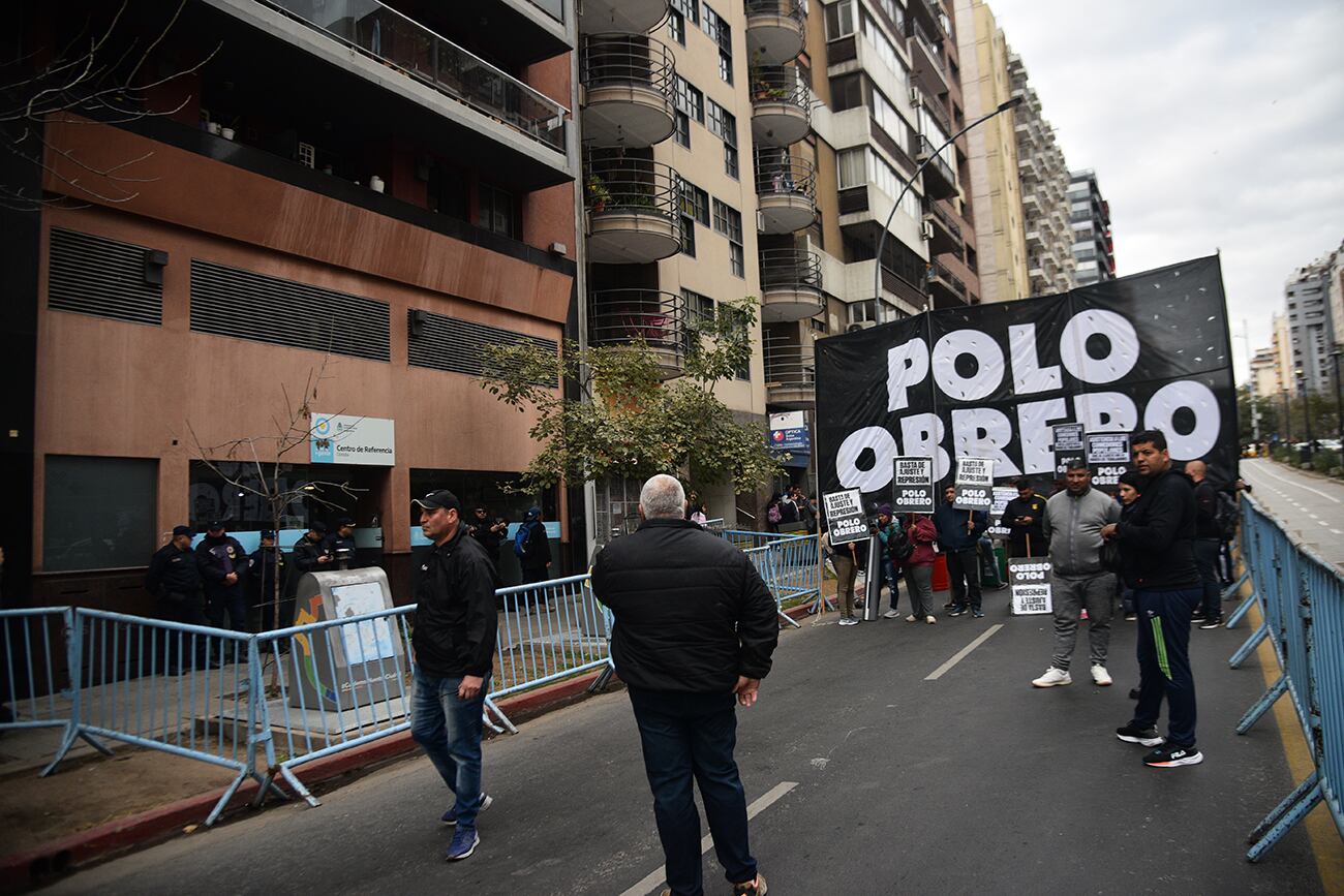 Crisis. Concentración del Polo Obrero frente al Ministerio de Desarrollo Social en Córdoba. (Pedro Castillo / La Voz)