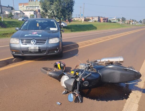 San Vicente: accidente vial dejó un saldo de un motociclista herido.