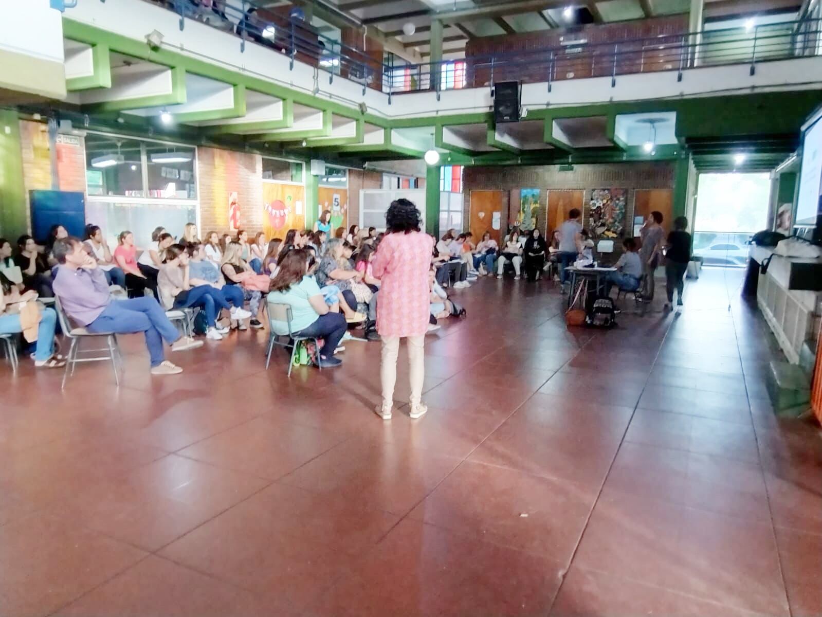 Talleres en Instituto Superior de Formación Docente y Técnica N°167 junto a la Dirección de Mujeres, Género y Diversidad de Tres Arroyos.