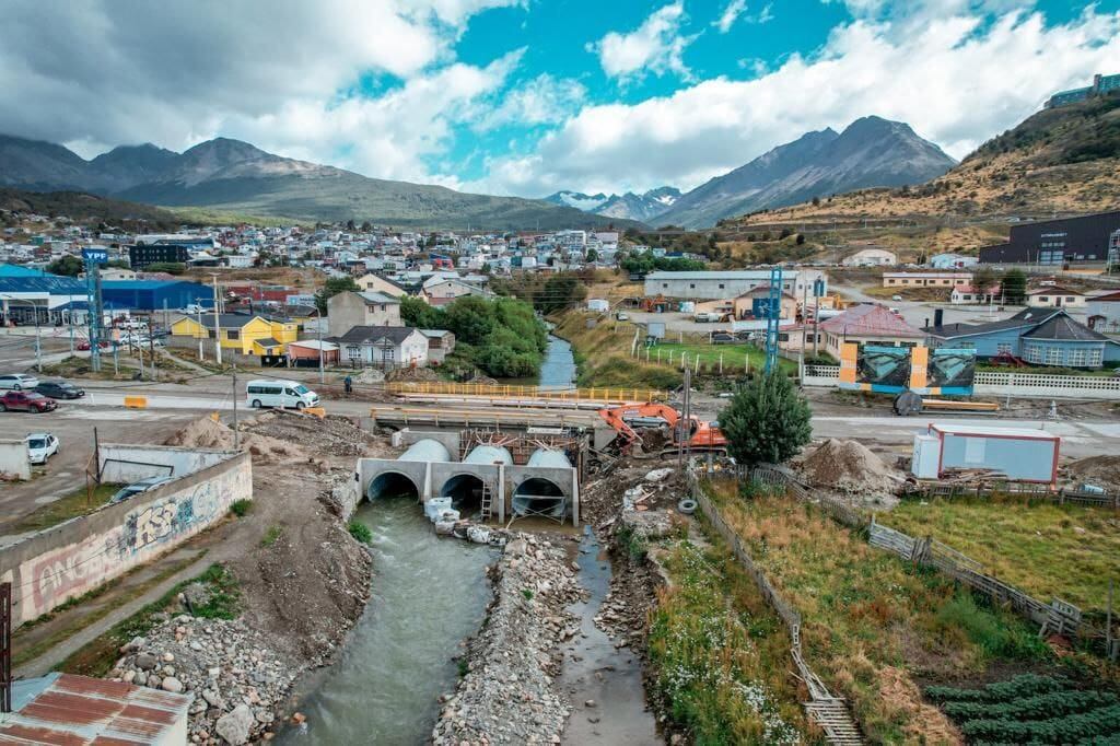 Nuevo puente del Arroyo Grande agilizará el tránsito en la avenida Perito Moreno