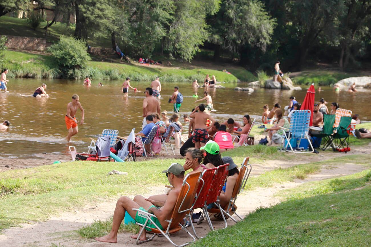 Turismo en Carlos Paz.Playa de Oro (La Voz)