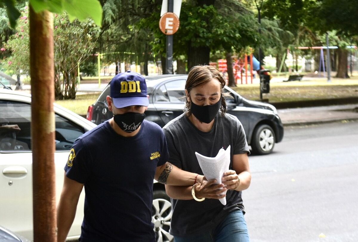 Piden la suspensión de la licencia de conducir del esposo de Carolina Píparo