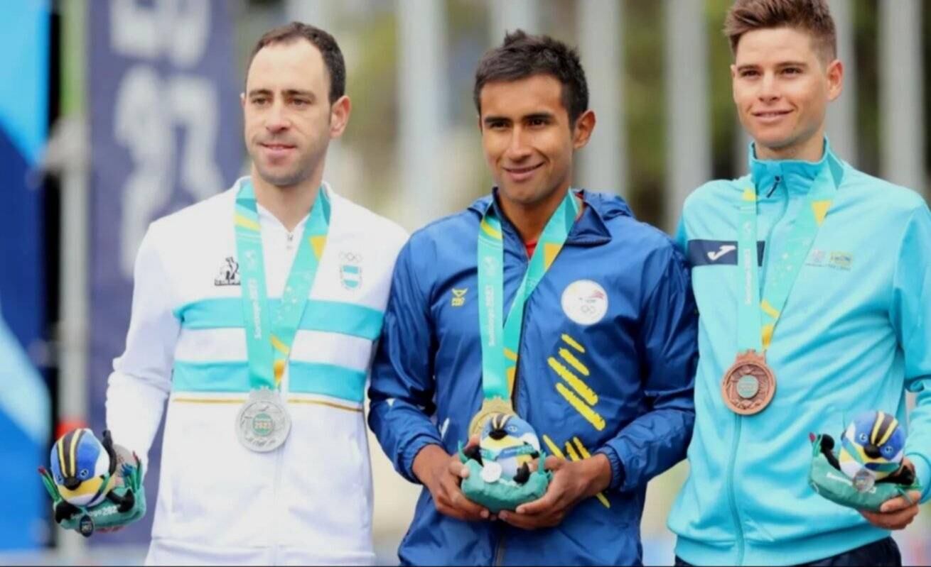 El ciclista ecuatoriano logró superar al argentino por 0:01 segundos.