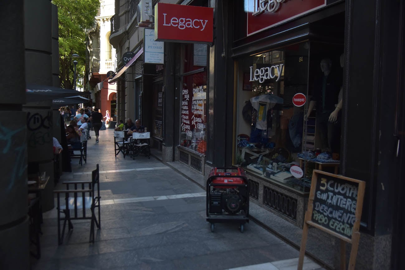 Corte de luz en gran parte de Córdoba por un problema en la central de Atucha 
(Facundo Luque / La Voz)