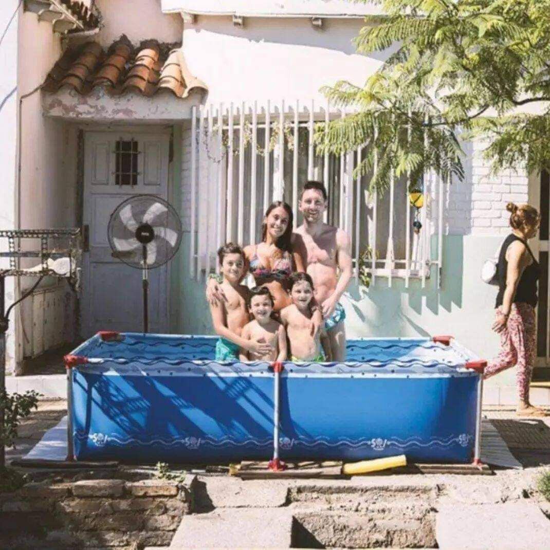 Messi junto a Antonela Roccuzzo y sus hijos se volvieron virales por esta graciosa imagen.