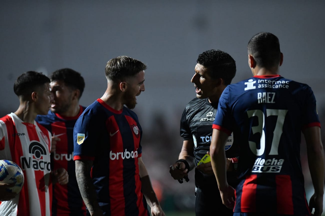 Instituto venció 2 a 0 a San Lorenzo en el Monumental de Alta Córdoba.  (Facundo Luque / La Voz)