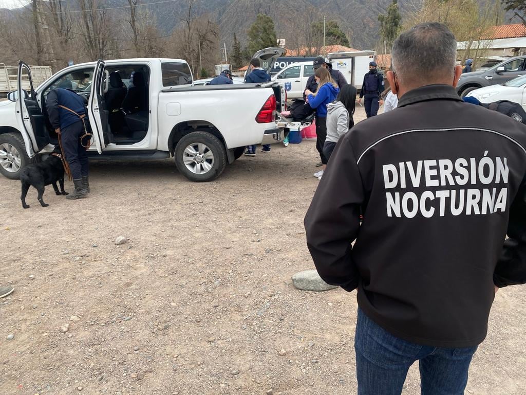 Controles y operativo por el Día de la Primavera y del Estudiante en Mendoza. Secuestraron alcohol en Potrerillos.