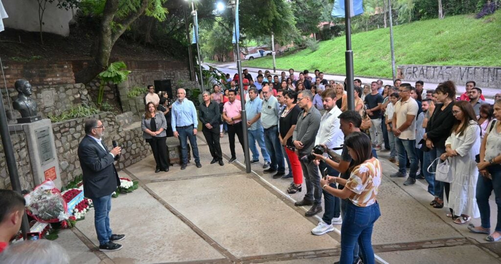 El presidente Illia "estaba en contra de la casta conformada por las grandes empresas multinacionales de los medicamentos" y "luchó contra la casta enquistada en la CGT aliada al golpe del '66", sostuvo Raúl Jorge.