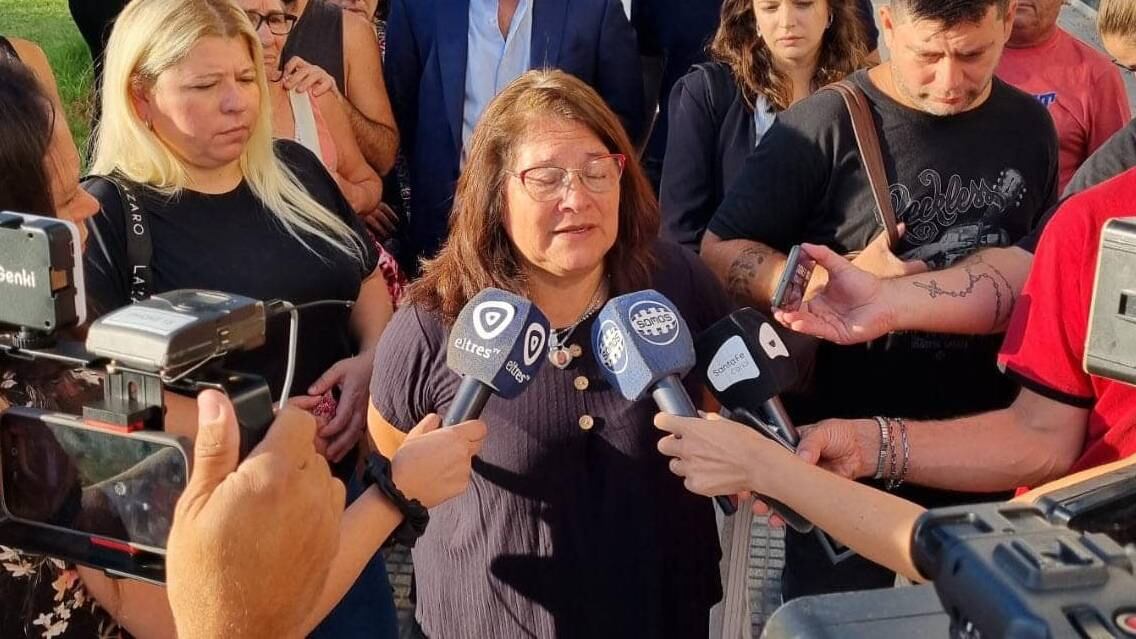 La madre del "Oso" asistió a la apertura del juicio en el barrio Hospitales.