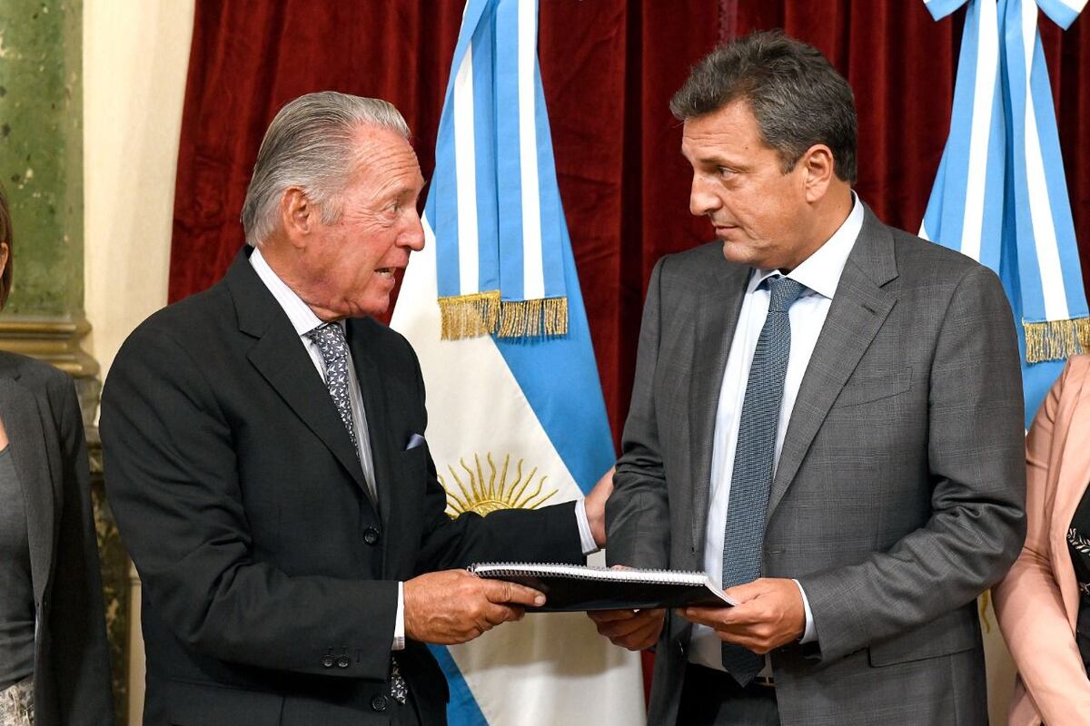 Sergio Massa prometió otorgar una suma fija y la UIA le respondió: “Hay que respetar los acuerdos paritarios”