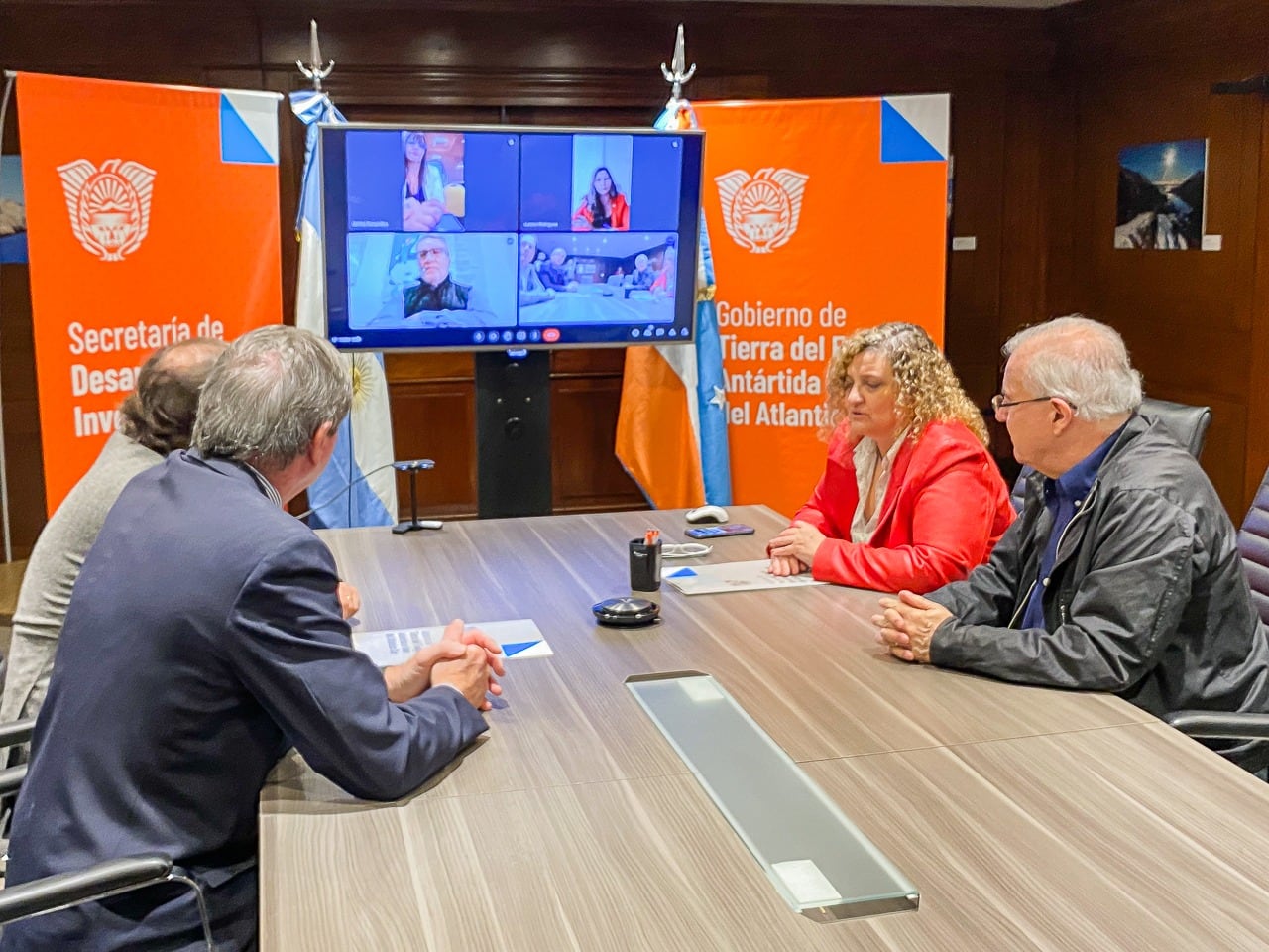 Firman convenio para potenciar la fuerza laboral pesquera en Tierra del Fuego