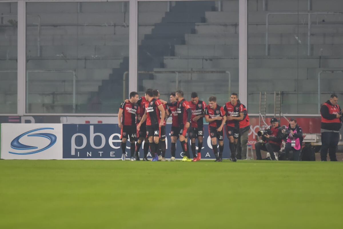 Newell’s le ganó a Talleres con un gol en el inicio y festejó en Córdoba