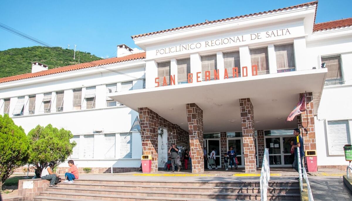 Trasladaron a un hombre apuñalado al hospital en un auto particular porque la ambulancia se demoraba
