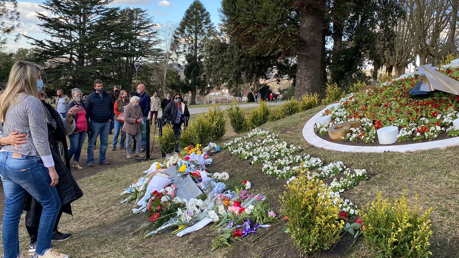 Así fue el homenaje a los fallecidos por coronavirus en Tandil.