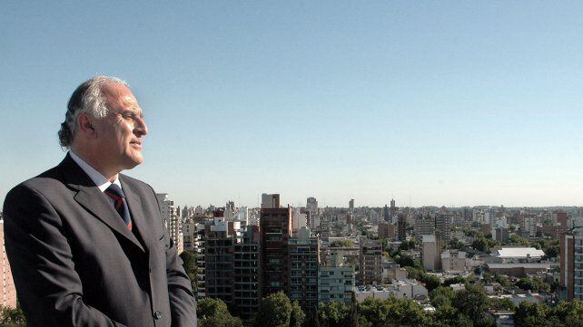 Retrato del intendente Miguel Lifschitz en  la terraza de los silos Davis. Foto La Capital. 