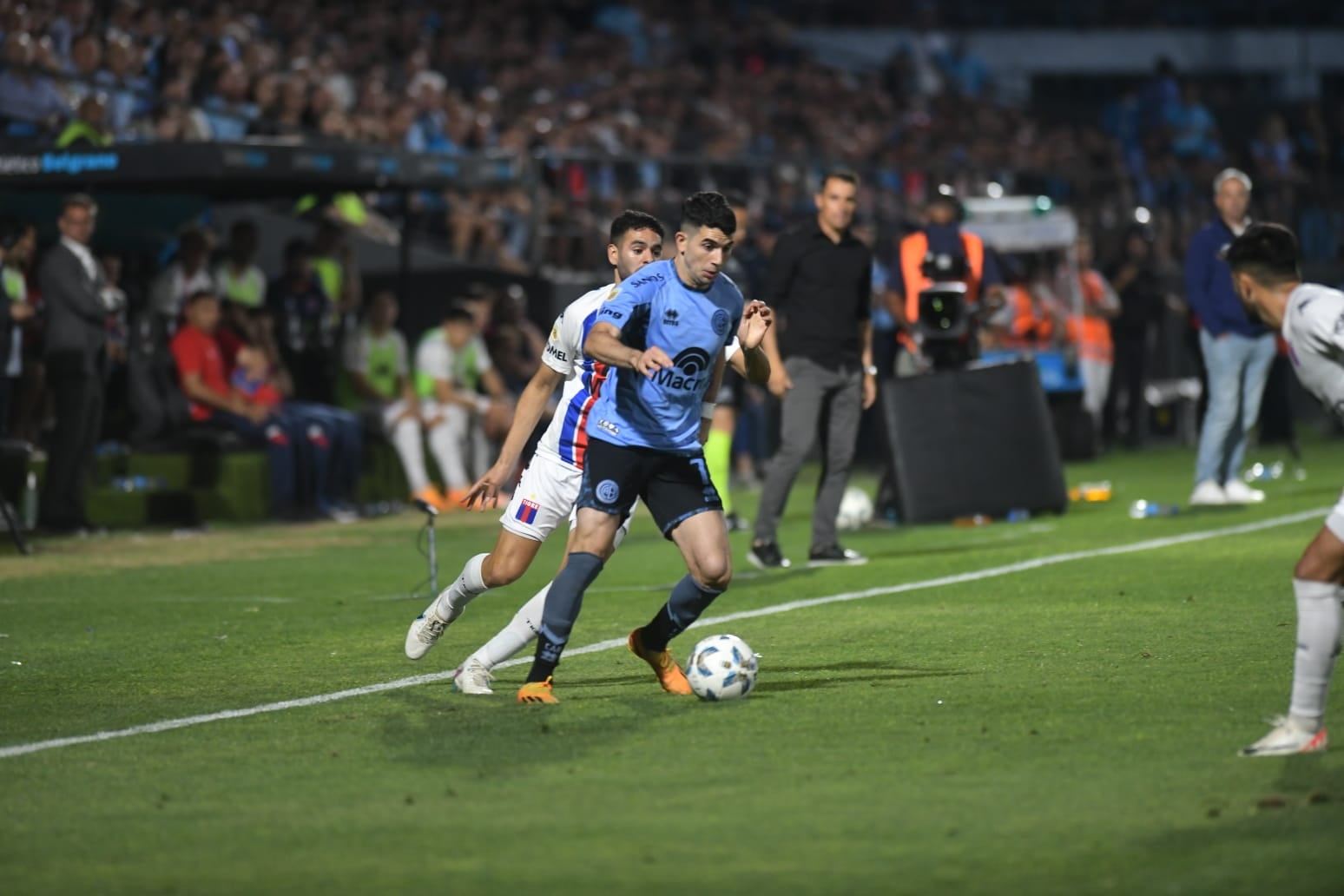 Belgrano no jugó bien y fue goleado en Alberdi por Tigre en la fecha 12 de la Copa de la Liga Profesional. (Javier Ferreyra / La Voz)