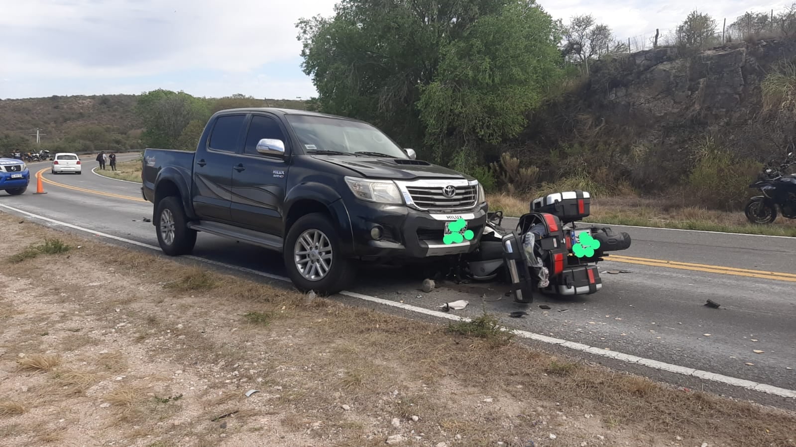 La camioneta y la moto. (Policía)