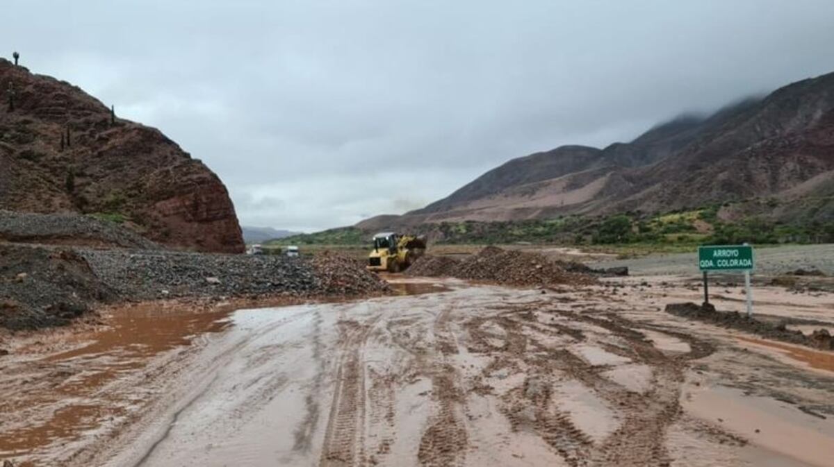 Después de las lluvias, se restableció el tránsito en la Quebrada
