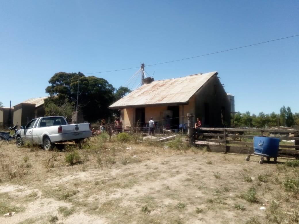 Trabajos en la casa abandonada que habitará la familia Villalba