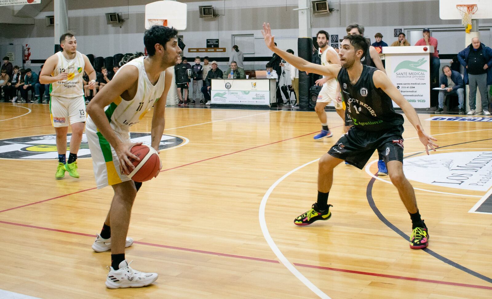 Torneo Oficial de Básquet de Tres Arroyos: Ganaron Argentino, Blanco y Negro y Alumni