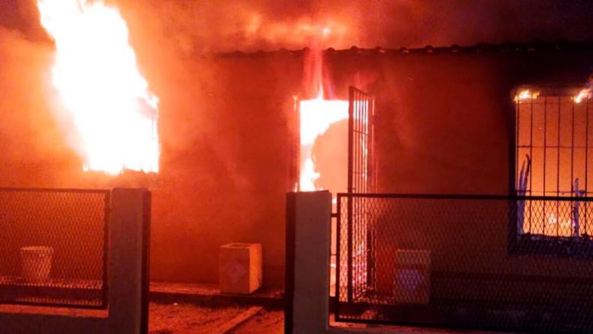 Córdoba: se incendiaba su casa y los tuvieron que rescatar por los techos