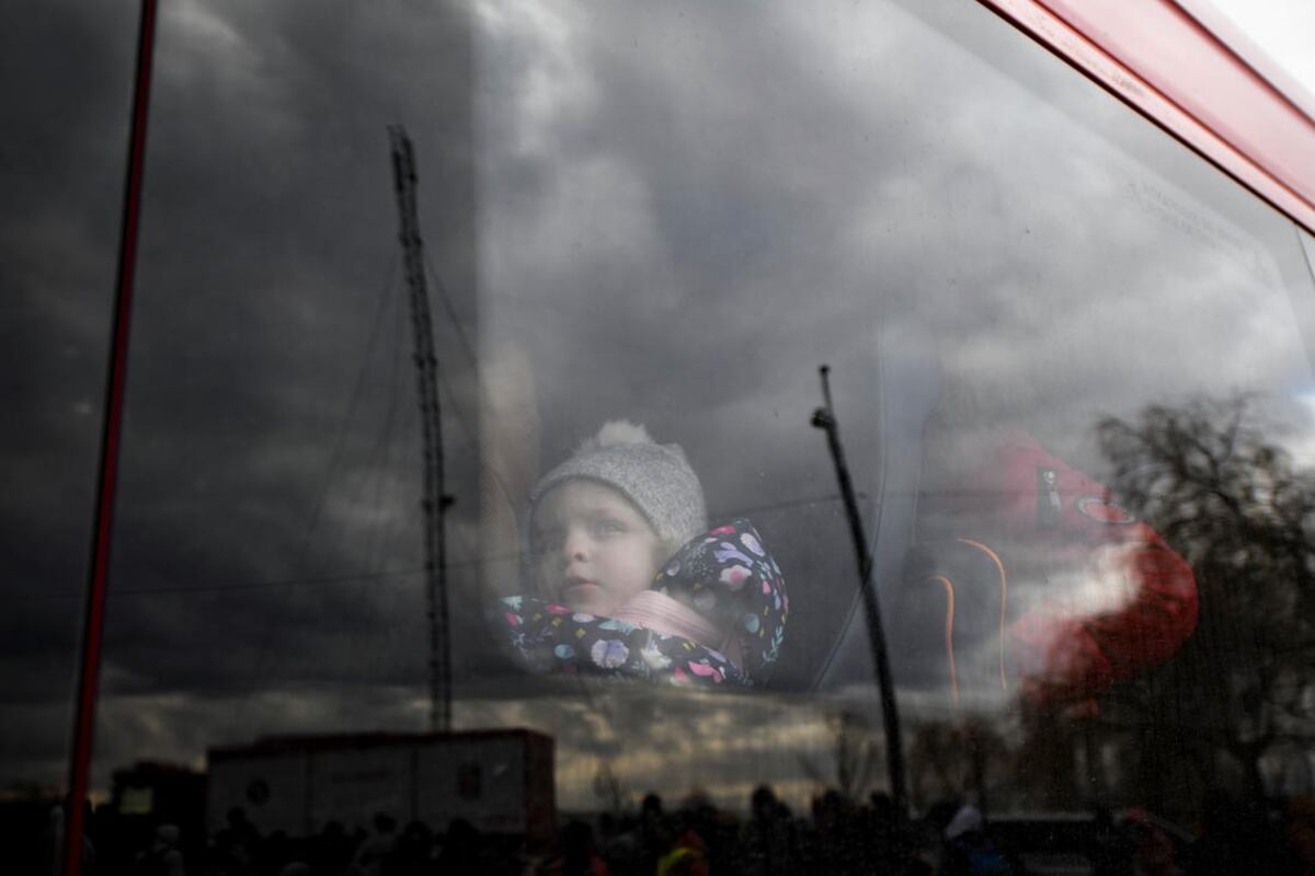 Récord de refugiados: 129 mil personas escaparon a Polonia para huir de la guerra Rusia-Ucrania
