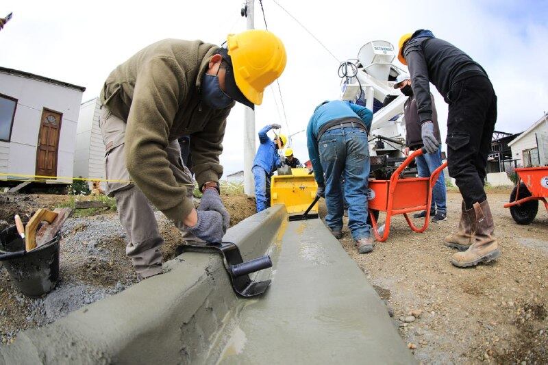 Comenzó la construcción de cordones en el B°UOM Circunvalación