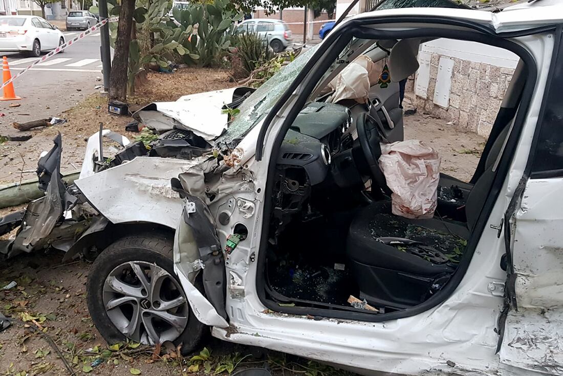 Accidente en barrio General Paz. (Nicolás Bravo / La Voz)