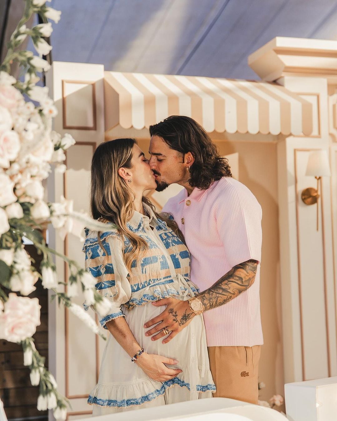 Los looks de Maluma y Susana Gómez en el Baby Shower de París.