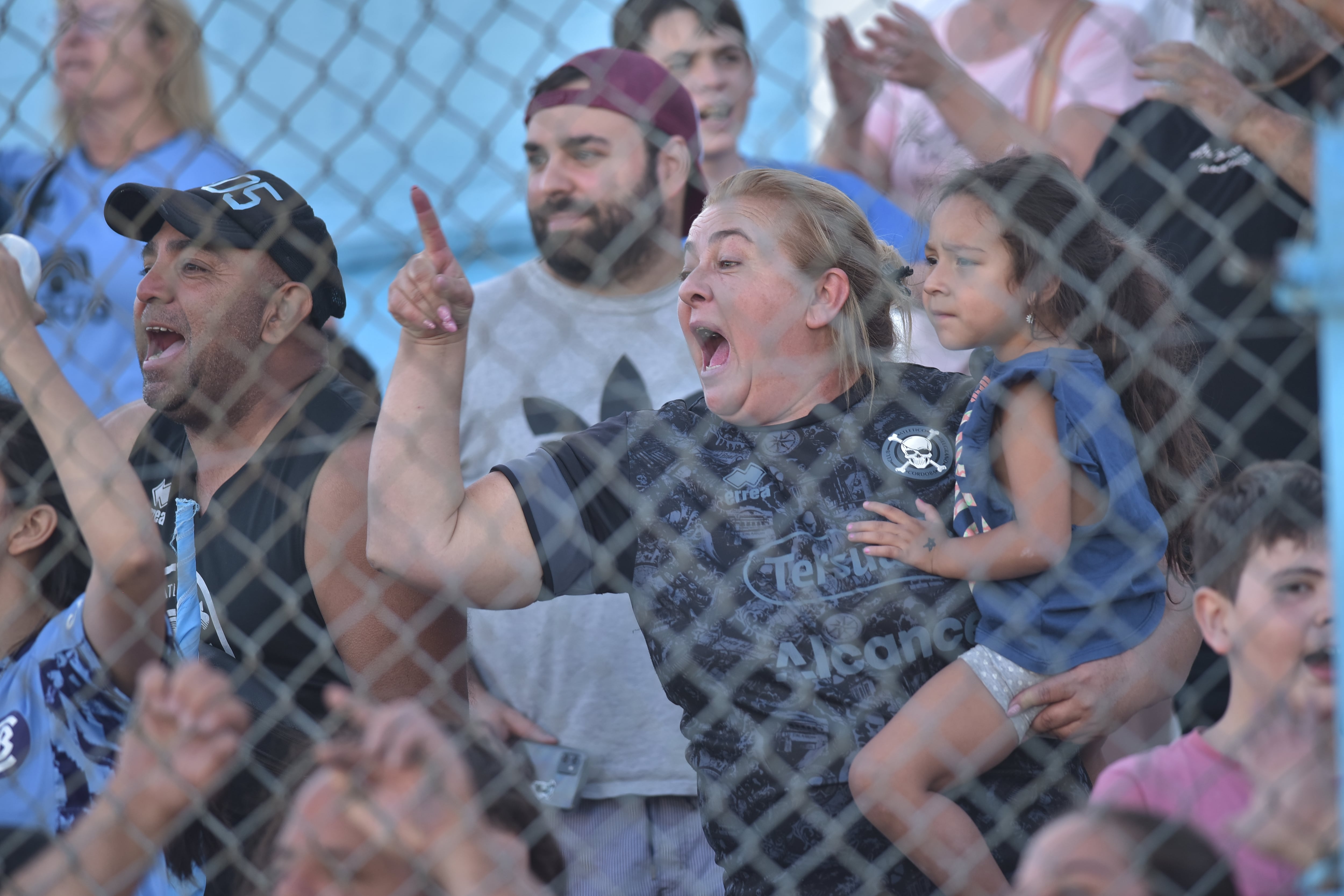 Belgrano y Boca jugaron en la cancha de Racing de Nueva Italia el primer partido de la final del fútbol femenino. Foto Javier Ferreyra