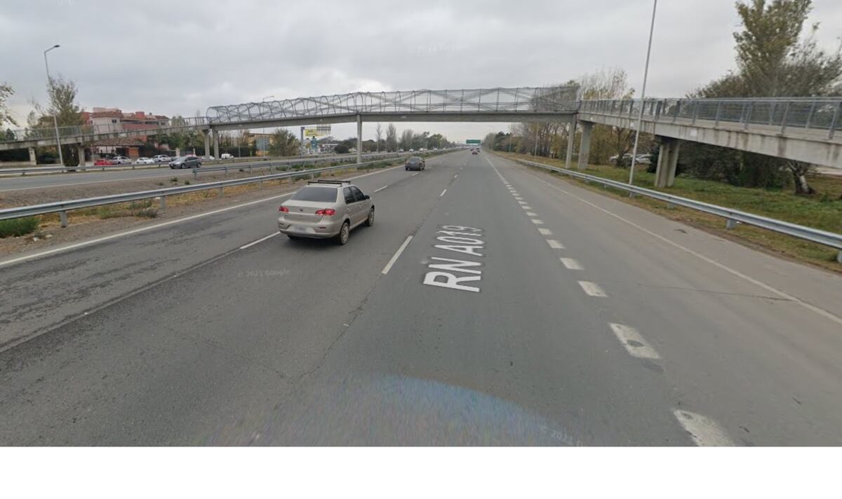 Inseguridad en Córdoba: lo asaltaron y apuñalaron en una pasarela de Circunvalación